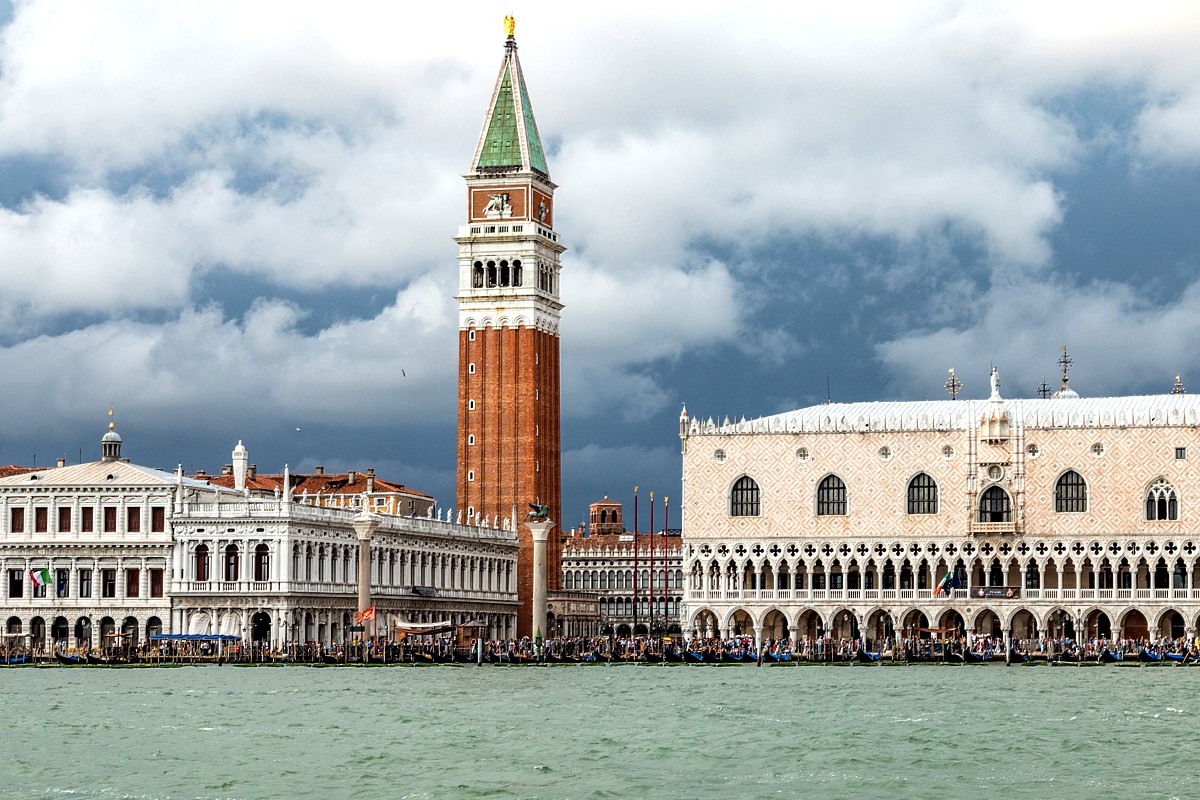 Kanal mit Markusplatz, Campanile San Marco und Dogenpalast