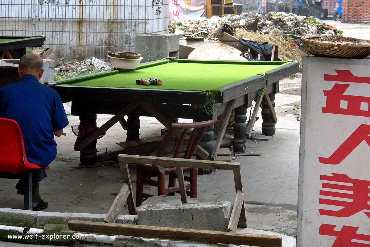 Billard und Pool Tisch bei einem Karaoko in China