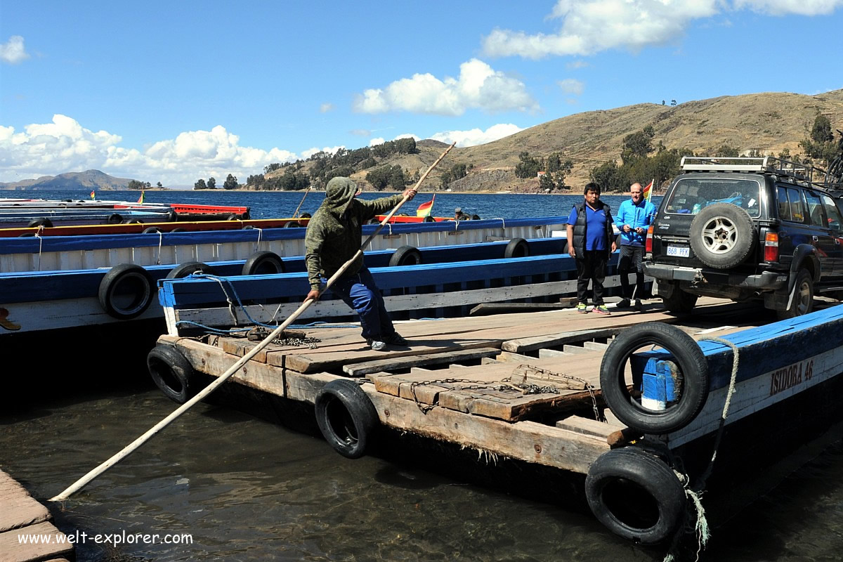 Fähre bei Estrecho de Tiquina am Titicacasee