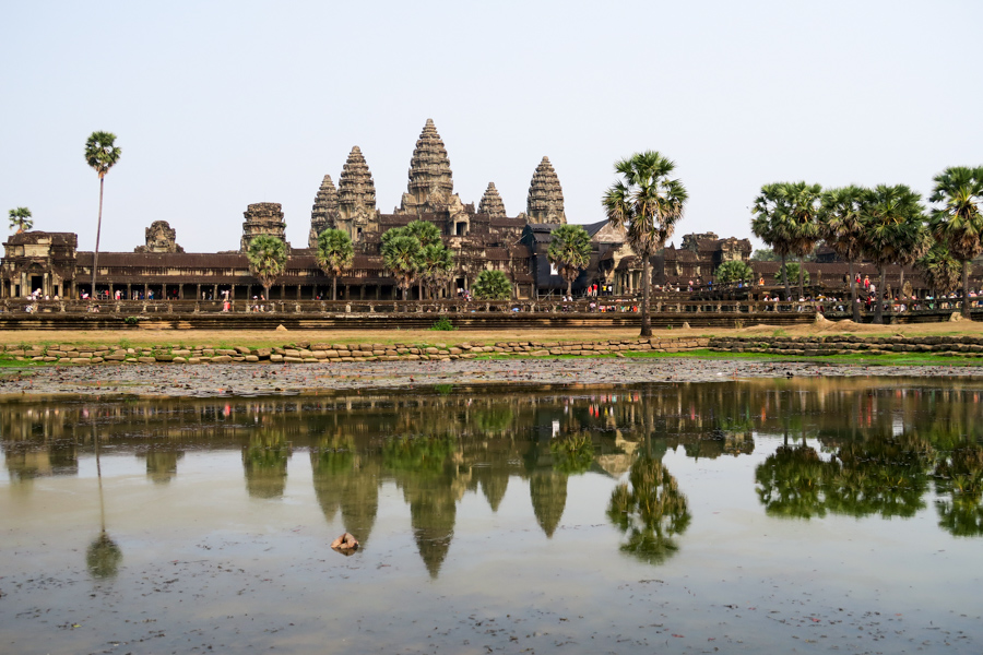 Angkor Wat spiegelt sich im Wasser