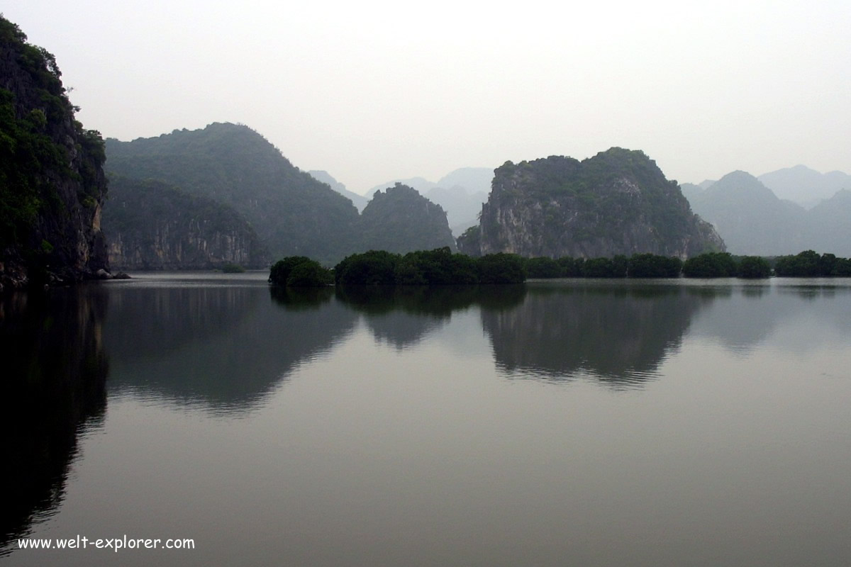 Inseln in der Bucht von Halong