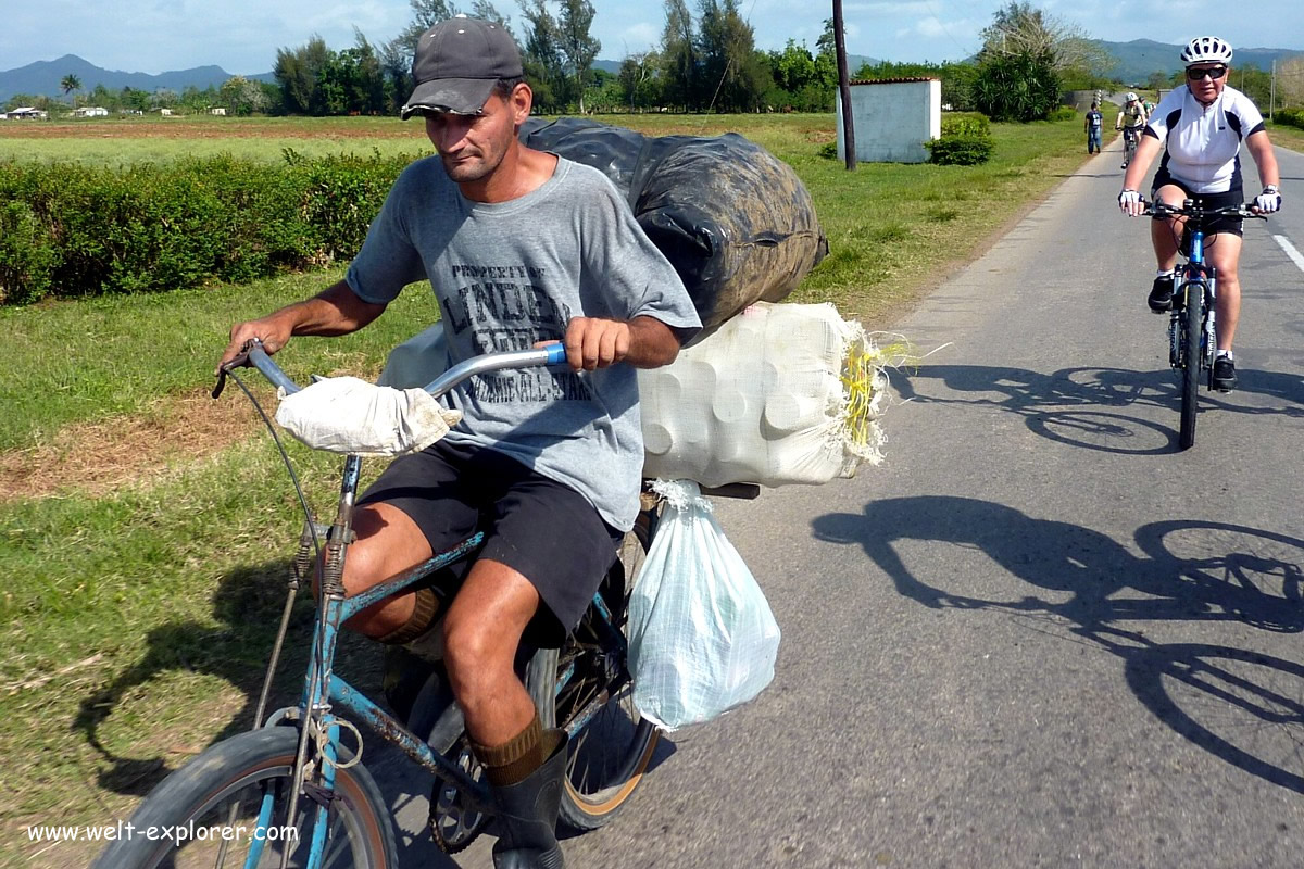 Kubaner beim Fahrrad fahren