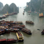 Halong Bay Weltwunder der Natur Kreuzfahrt und Bootstour in der Halong Bay in Vietnam