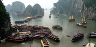 Halong Bay Weltwunder der Natur Kreuzfahrt und Bootstour in der Halong Bay in Vietnam