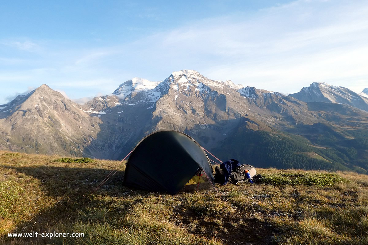 Enan Hilleberg Zelt auf dem Trekking Schweizer Alpen