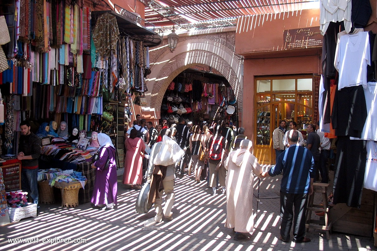 Souk in der Altstadt von Marrakesch