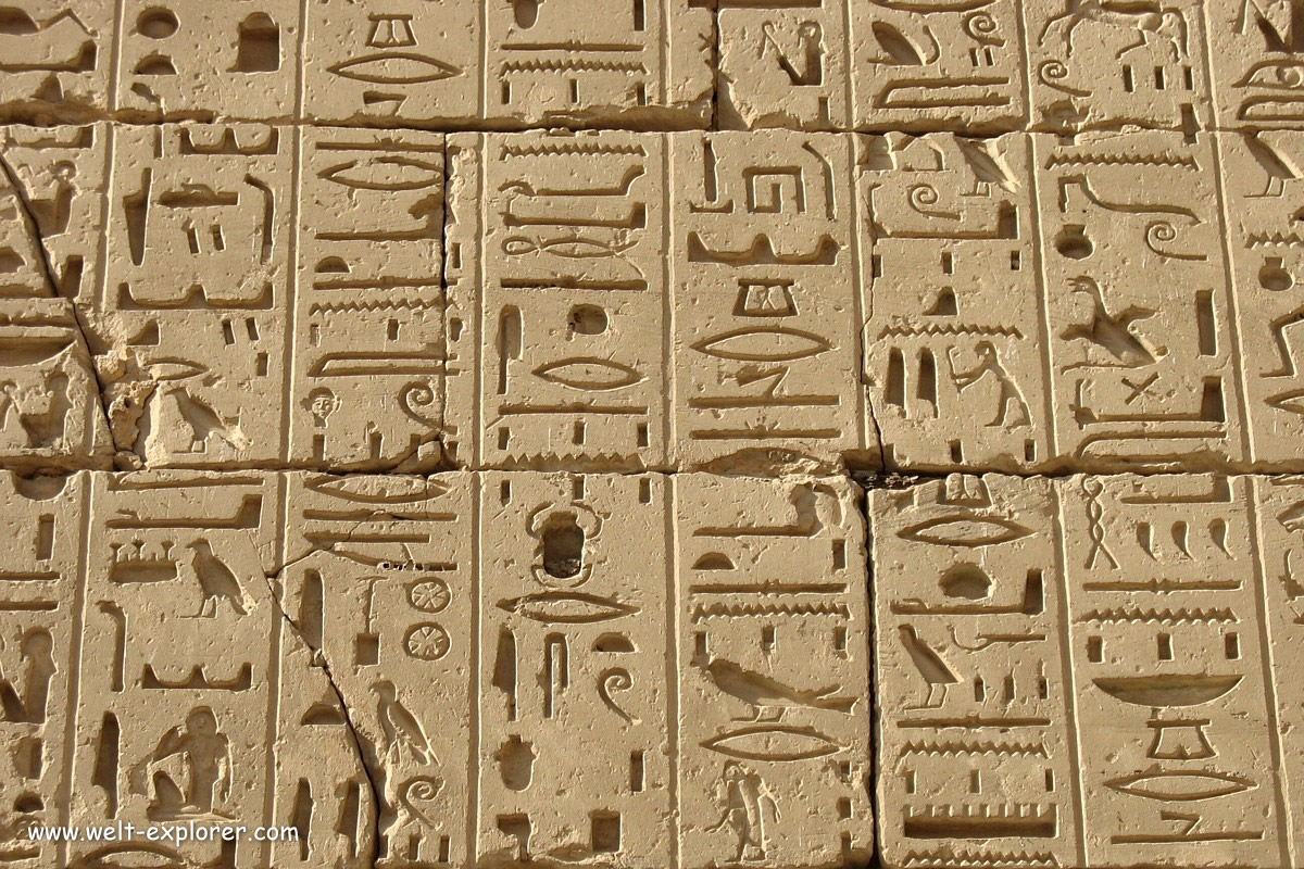 Ägyptische Hieroglyphen und Schriftzeichen