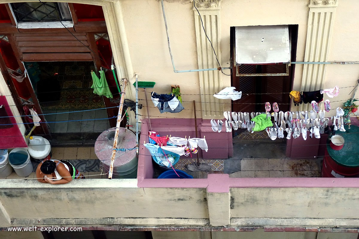 Leben auf dem Balkon in Kuba
