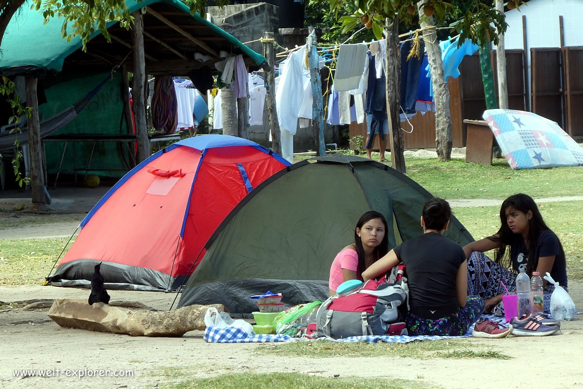 Camping mit eigenem Zelt am Cabo San Juan in Tayrona