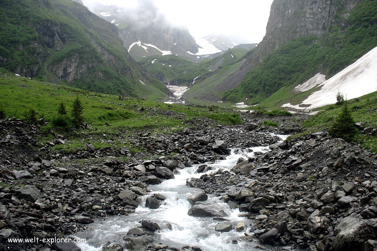 Bergbach Richetlipass