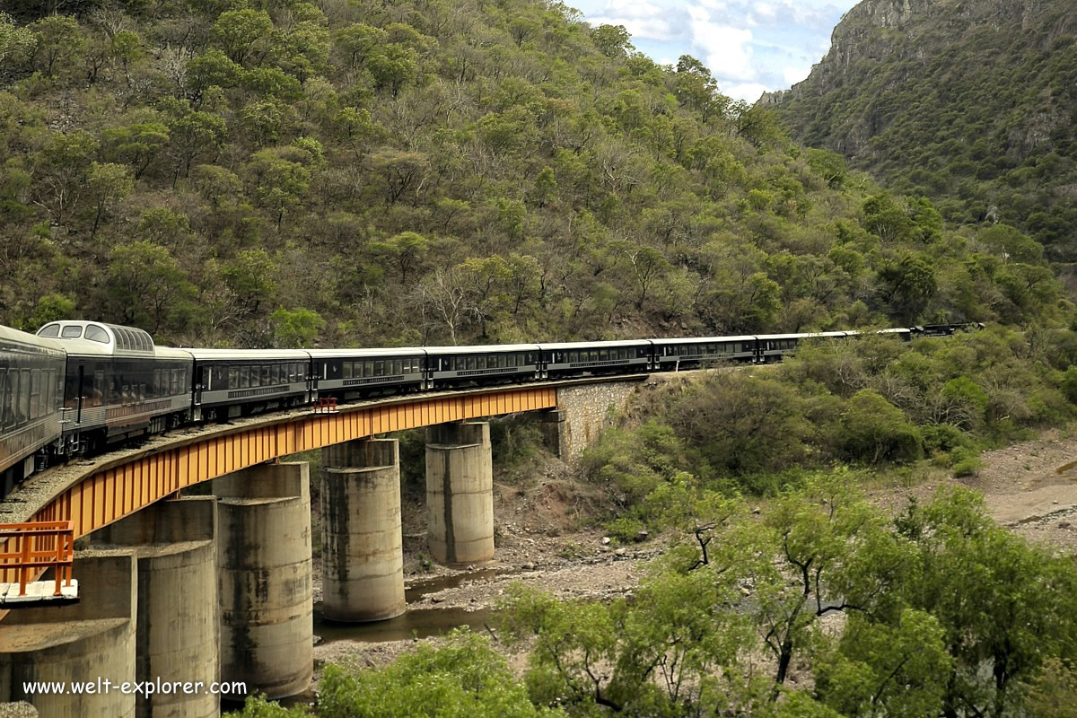 Bahnreise im Chepe Express im Kupfer Canyon