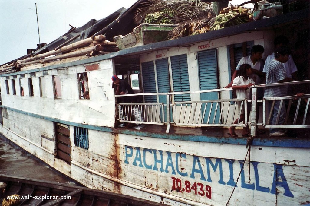 Amazonas Schiff Pachacamilla
