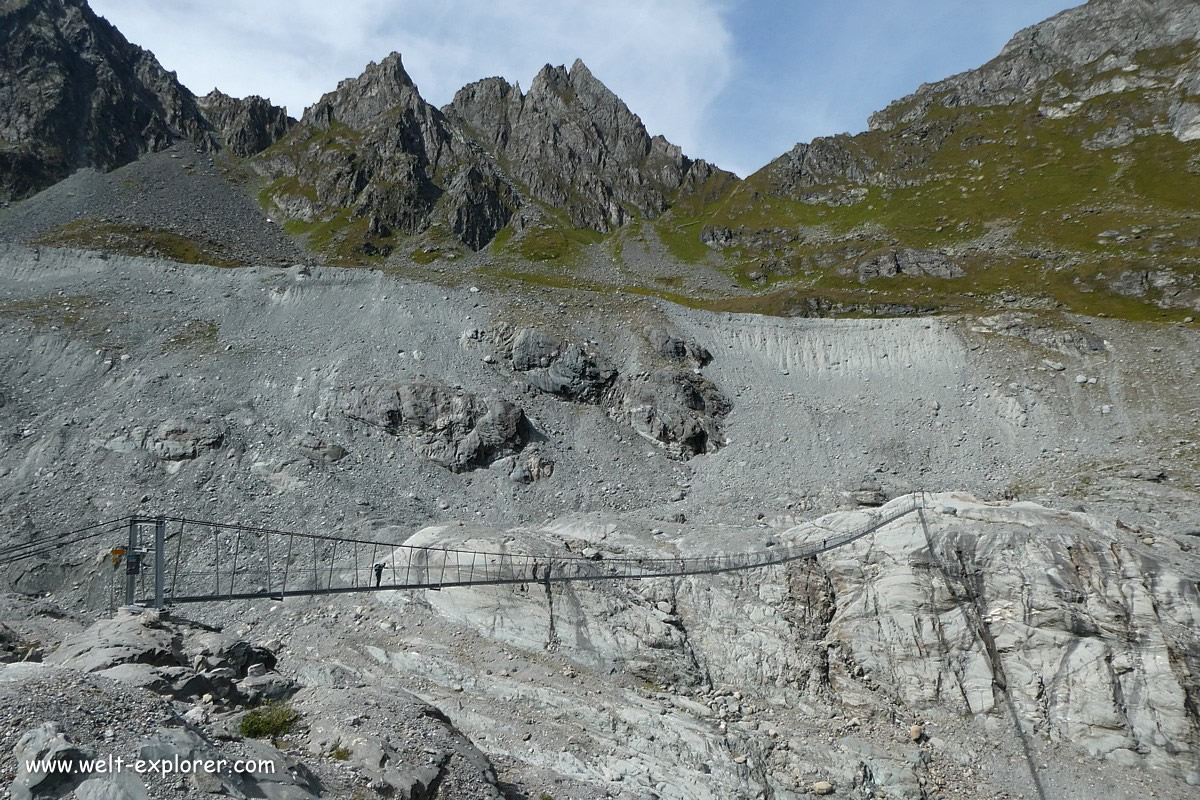 Hängebrücke beim Corbassière Gletscher