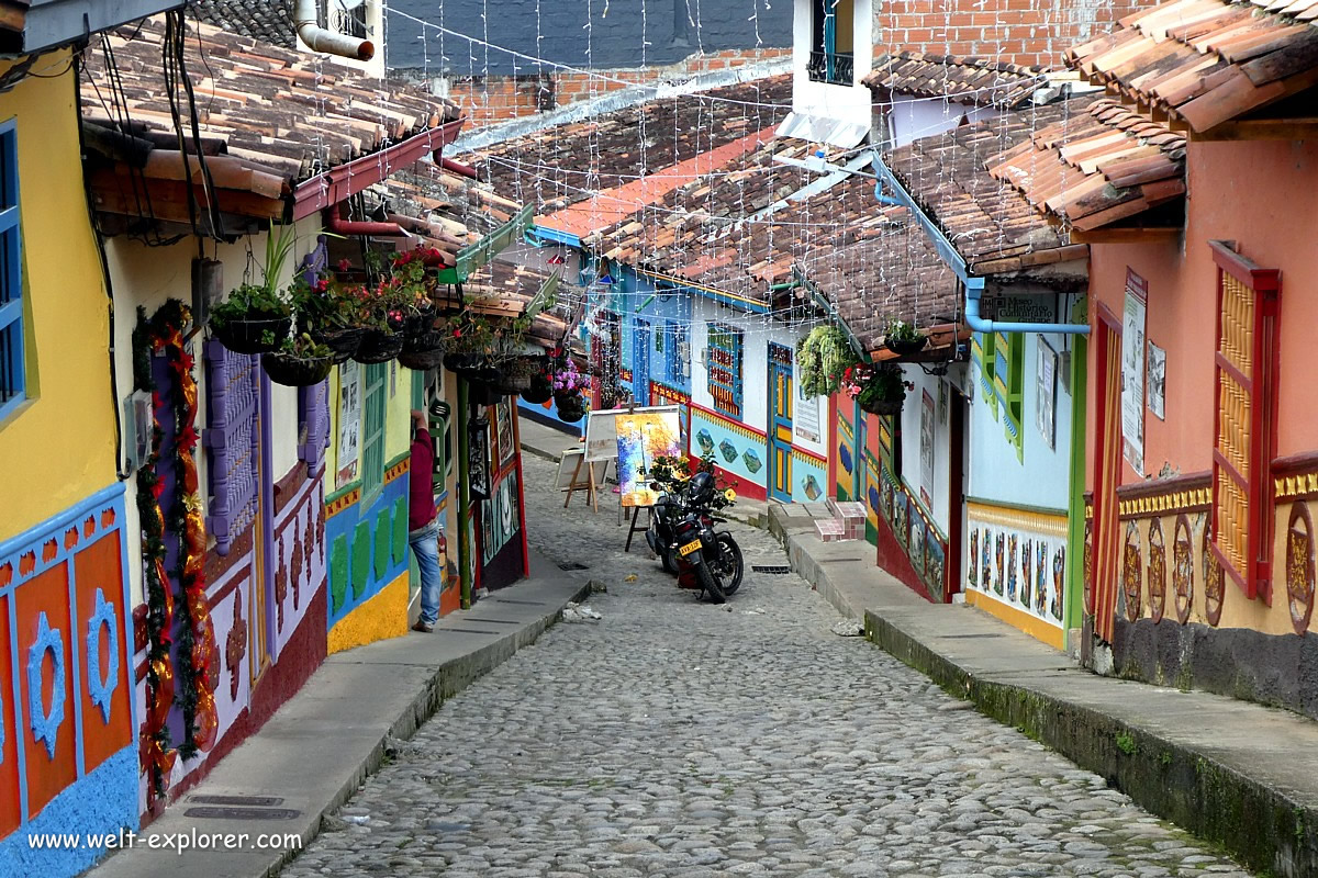 Strasse im malerischen Guatapé