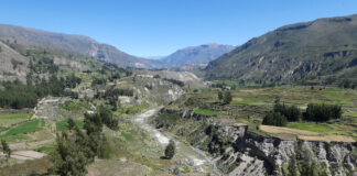 Colca Canyon – eine der tiefsten Schluchten der Welt Colca Canyon eine der tiefsten Schluchten der Welt