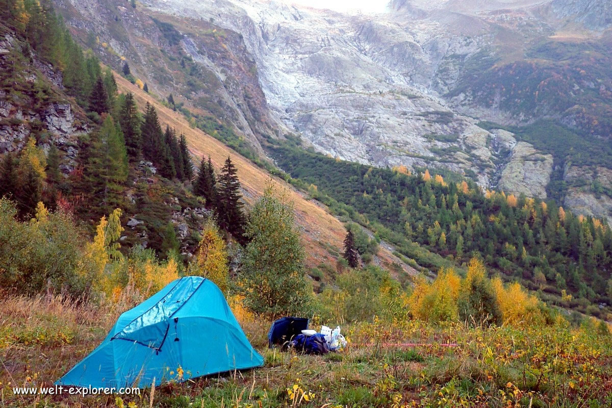 Wildes Camping in den Alpen