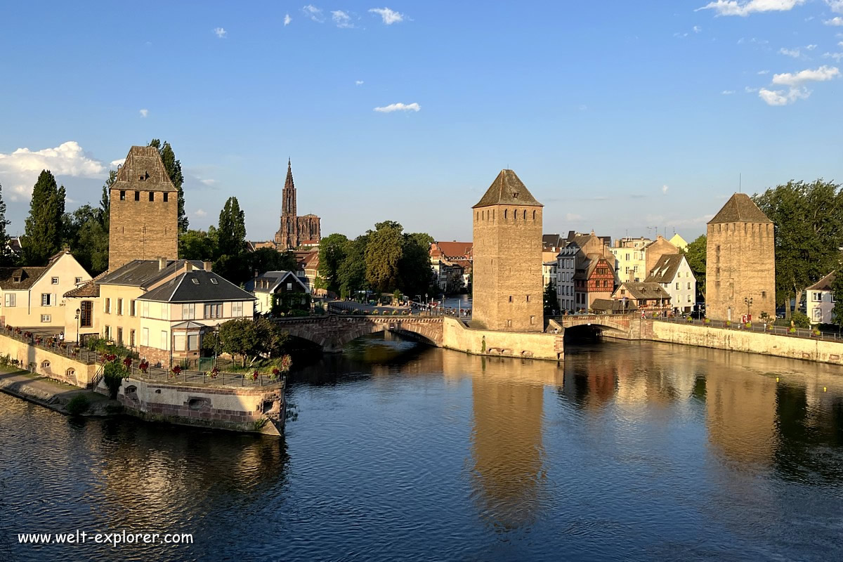 Fluss Ill und die gedeckten Brücken von Strassburg
