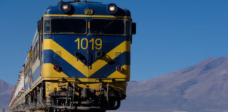 Bahnreise mit dem Expreso del Sur nach Uyuni Bahnreise von Oruro nach Uyuni mit dem Expreso del Sur