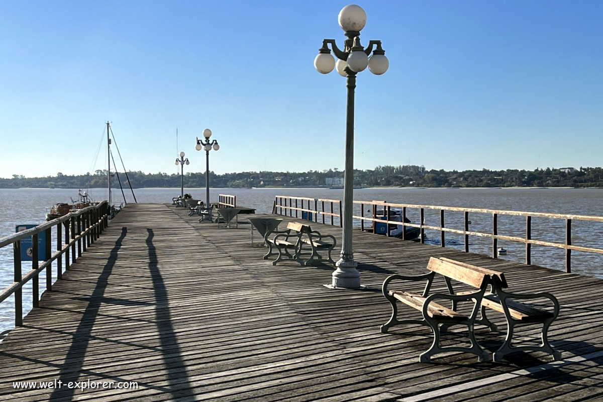 Hafen und Küste am Rio de la Plata in Uruguay