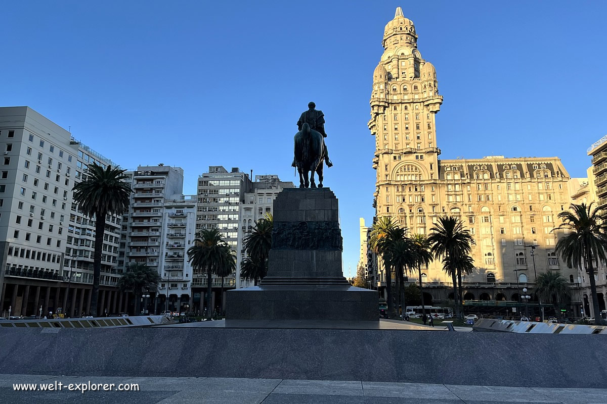 Sehenswürdigkeit Palacio Salvo in Montevideo