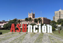 Himmelfahrt in Paraguays Hauptstadt Asunción Himmelfahrt in Asunción der Hauptstadt von Paraguay