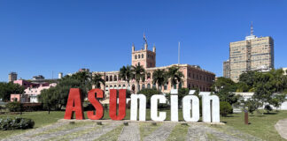 Himmelfahrt in Paraguays Hauptstadt Asunción Himmelfahrt in Asunción der Hauptstadt von Paraguay