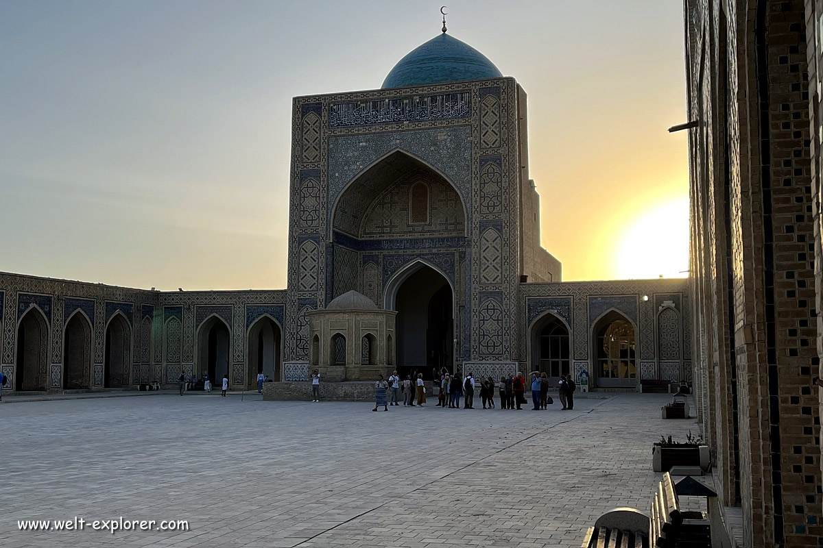 Kalon Moschee bei Sonnenuntergang