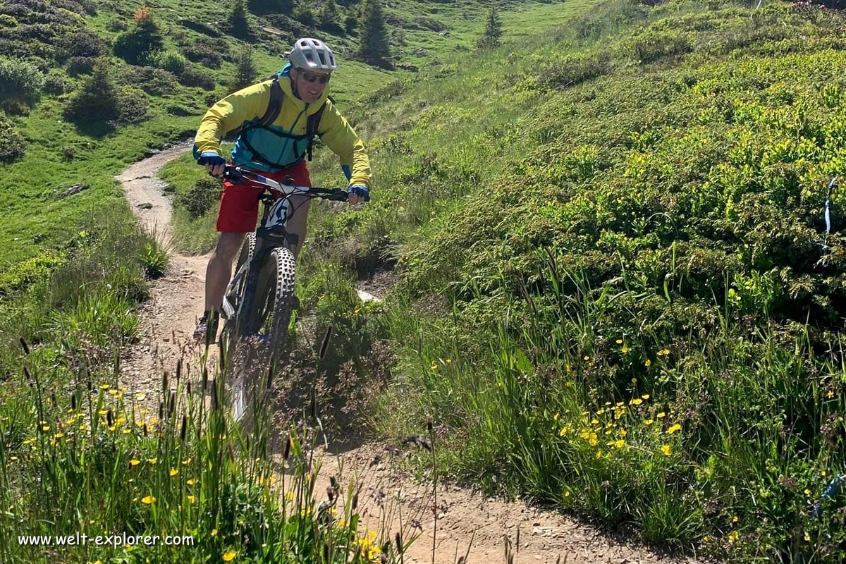 Singletrails in den Schweizer Alpen