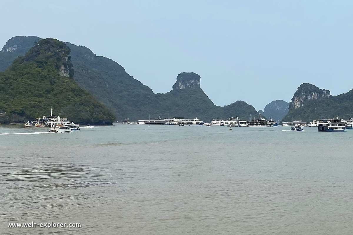 Ausflug mit dem Boot in der Halong Bay