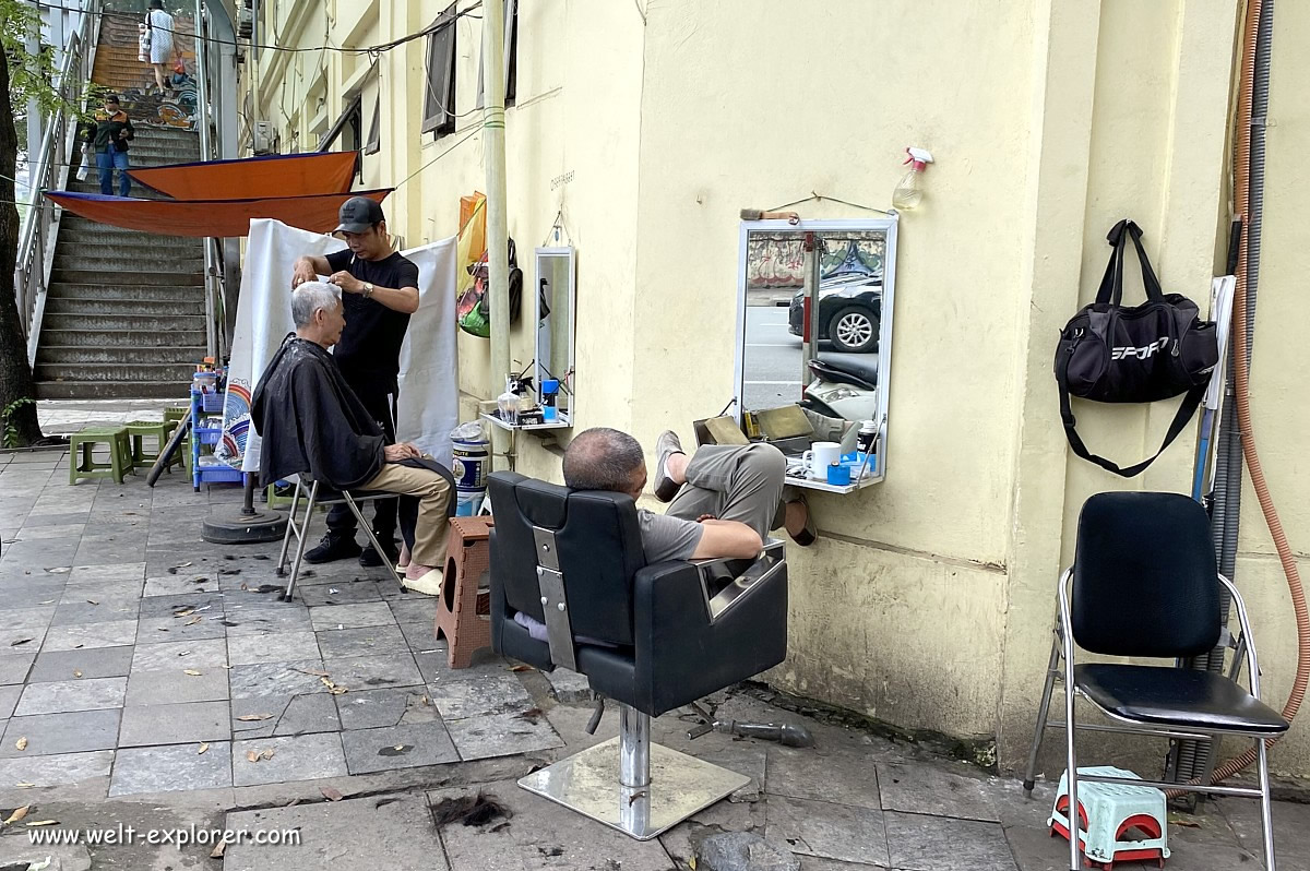 Beim Friseur im Hanoi Old Quarter