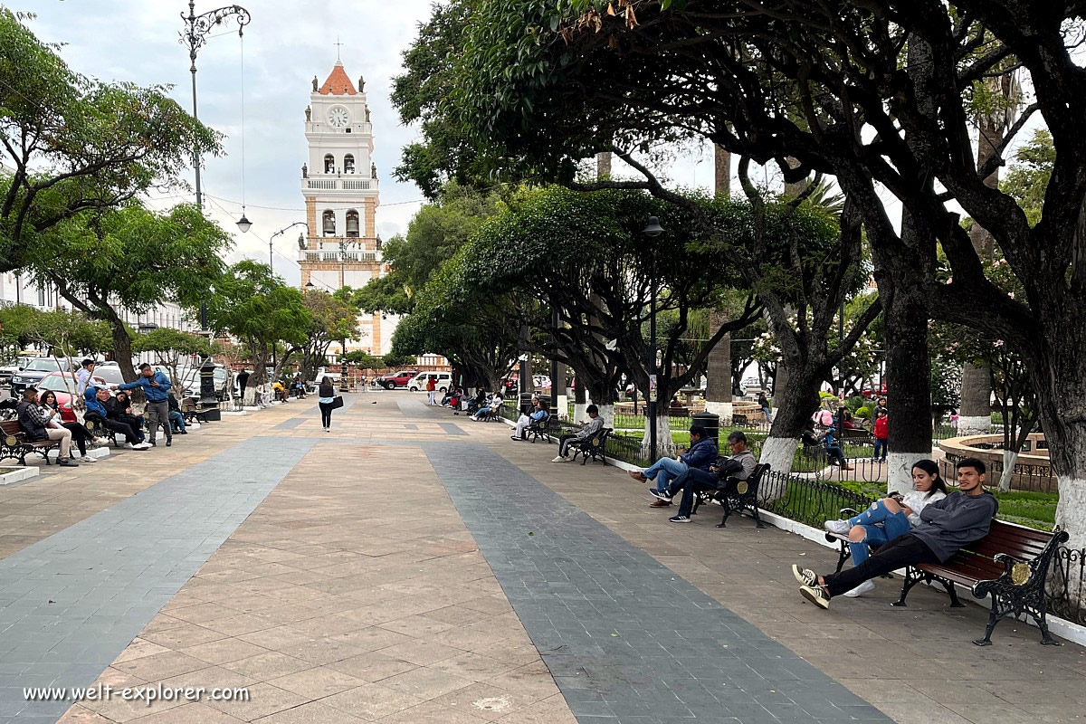 Plaza 25 de Mayo mit der Kathedrale