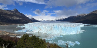 Perito Moreno Gletscher im Los Glaciares Nationalpark Perito Moreno Gletscher im Nationalpark Los Glaciares in Argentinien