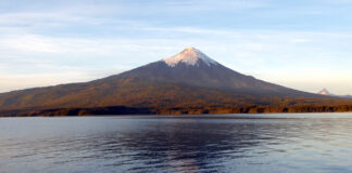 Puerto Varas, Lago Llanquihue und Vulkan Osorno Puerto Varas am Lago Llanquihue mit dem Vulkan Osorno