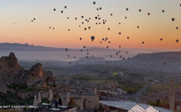 Göreme: Fahrt mit dem Heissluftballon über Kappadokien Heissluftballon Göreme in Kappadokien in der Türkei