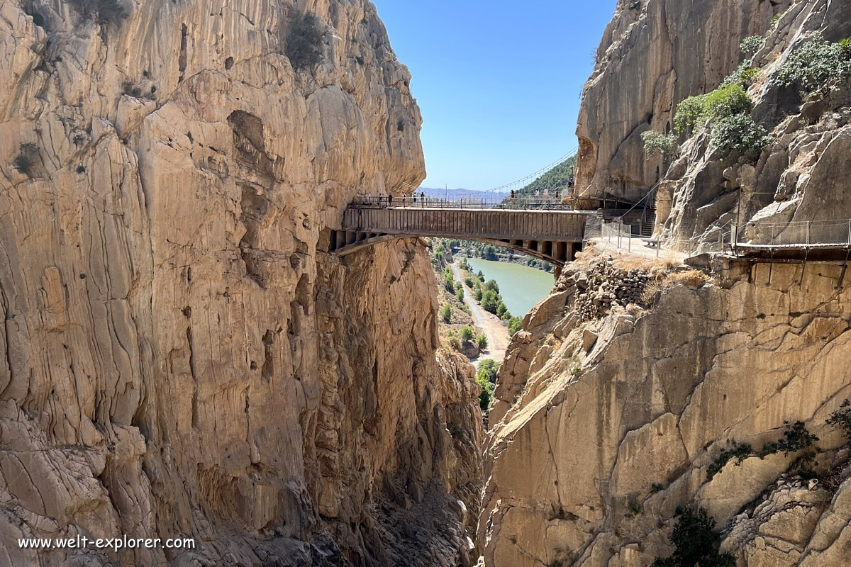 Hängebrücke über die Gaitanes-Schlucht auf dem Caminito del Rey