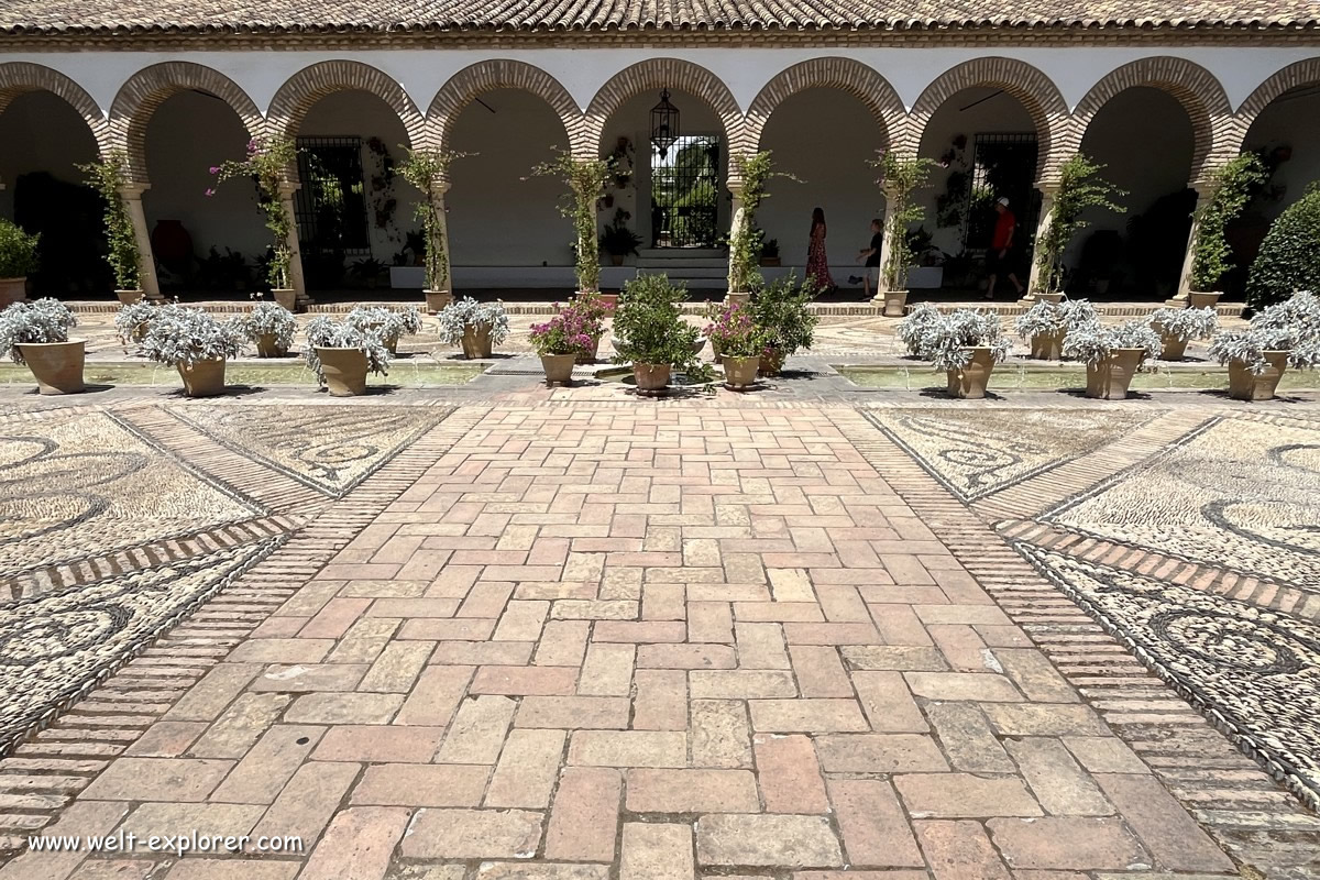 Innenhof im Palast Marquez de Viana aus Andalusien