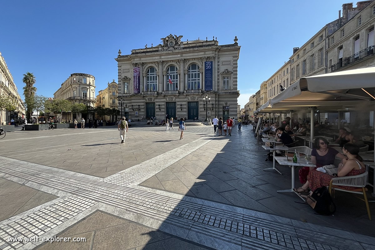 Montpellier Sehenswürdigkeiten mit Opera an der Place du Comedie