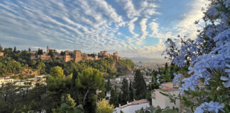 Granada und seine magische Alhambra Granadas und die Alhambra als Weltkulturerbe von Andalusien und Spanien