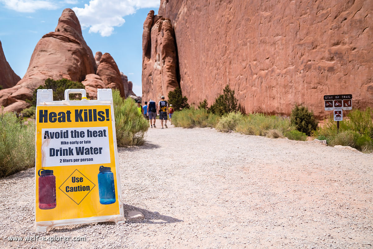 Avoid Heat - Drink Water bei Moab in Utah
