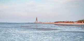 Cuxhaven: Urlaub am Tor zur Nordsee Urlaub in Cuxhaven an der Nordsee mit Wahrzeichen Kugelbake