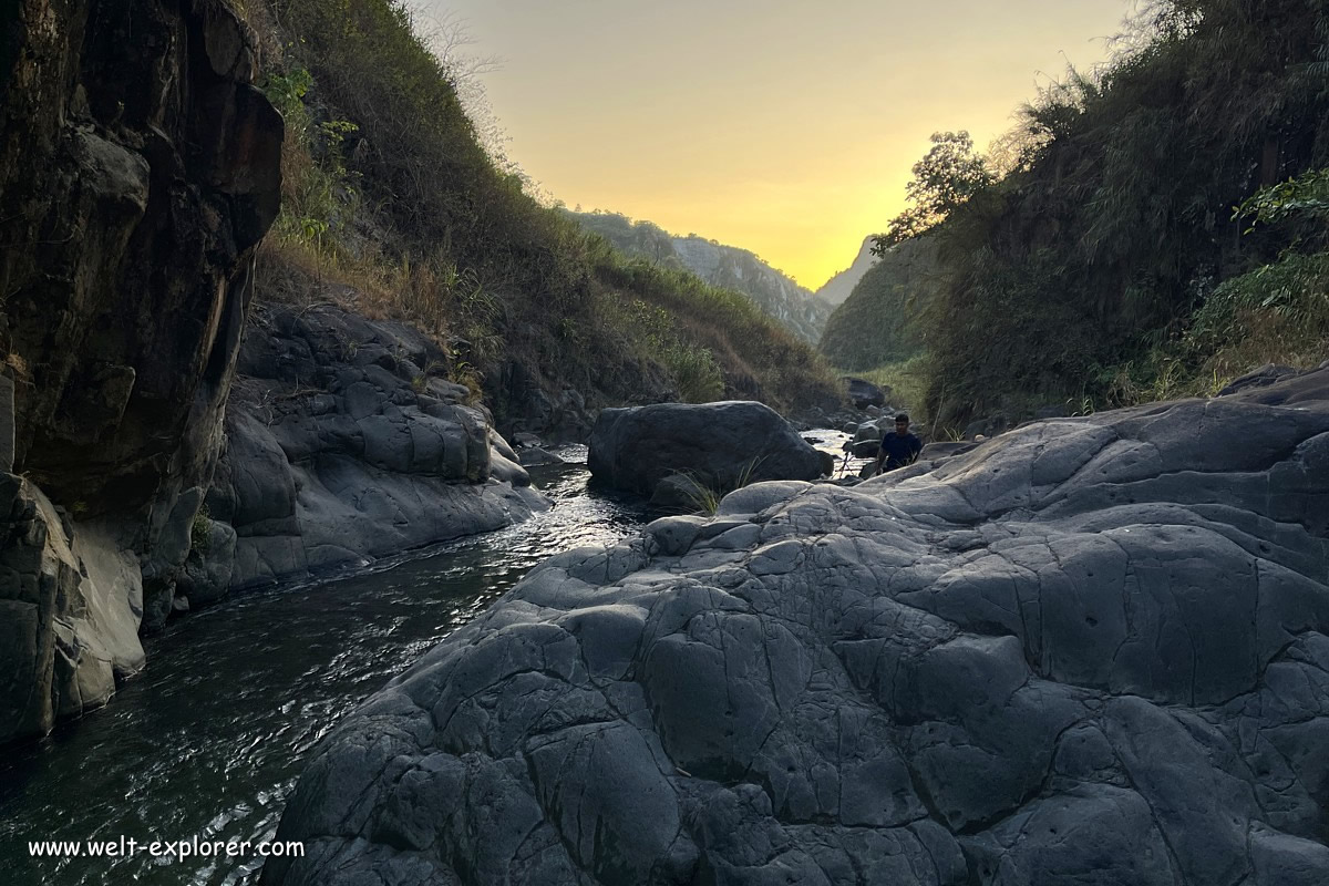 Sonnenaufgang auf der Wanderung zum Mount Pinatubo