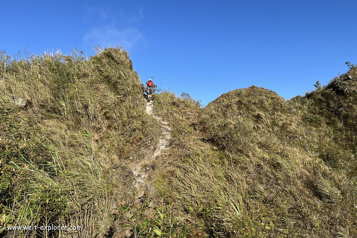Wanderung und Besteigung des Mount Pinatubo Vulkans
