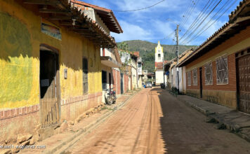 Samaipata: Bergdorf und Inka-Stätte El Fuerte Samaipata Bergdorf im Osten von Bolivien