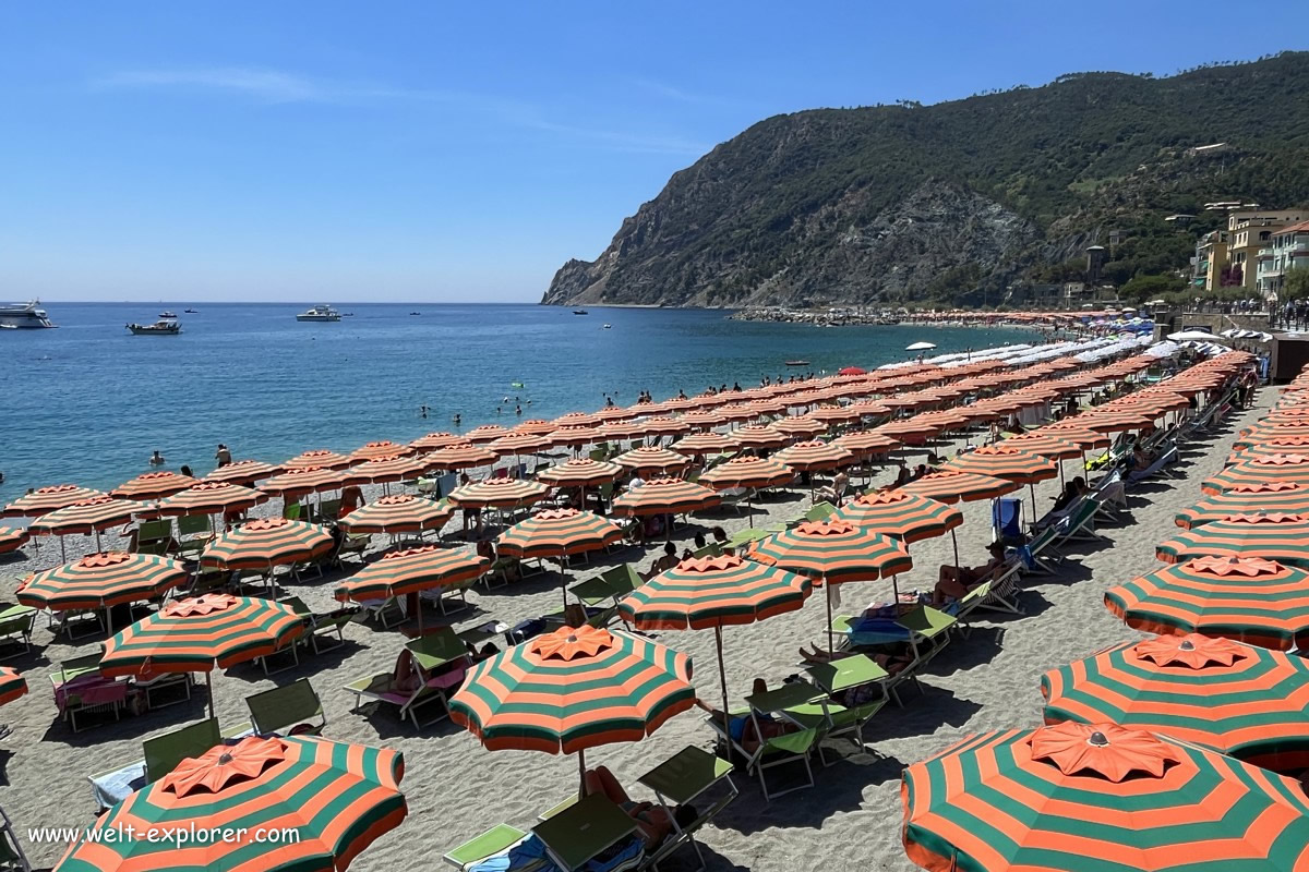 Strand am ligurischen Meer bei Monterosso