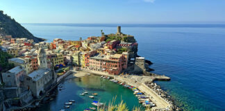 Cinque Terre: Fünf Dörfer an ligurischer Küste in Italien Cinque Terre Fünf Dörfer Vernazza in Italien
