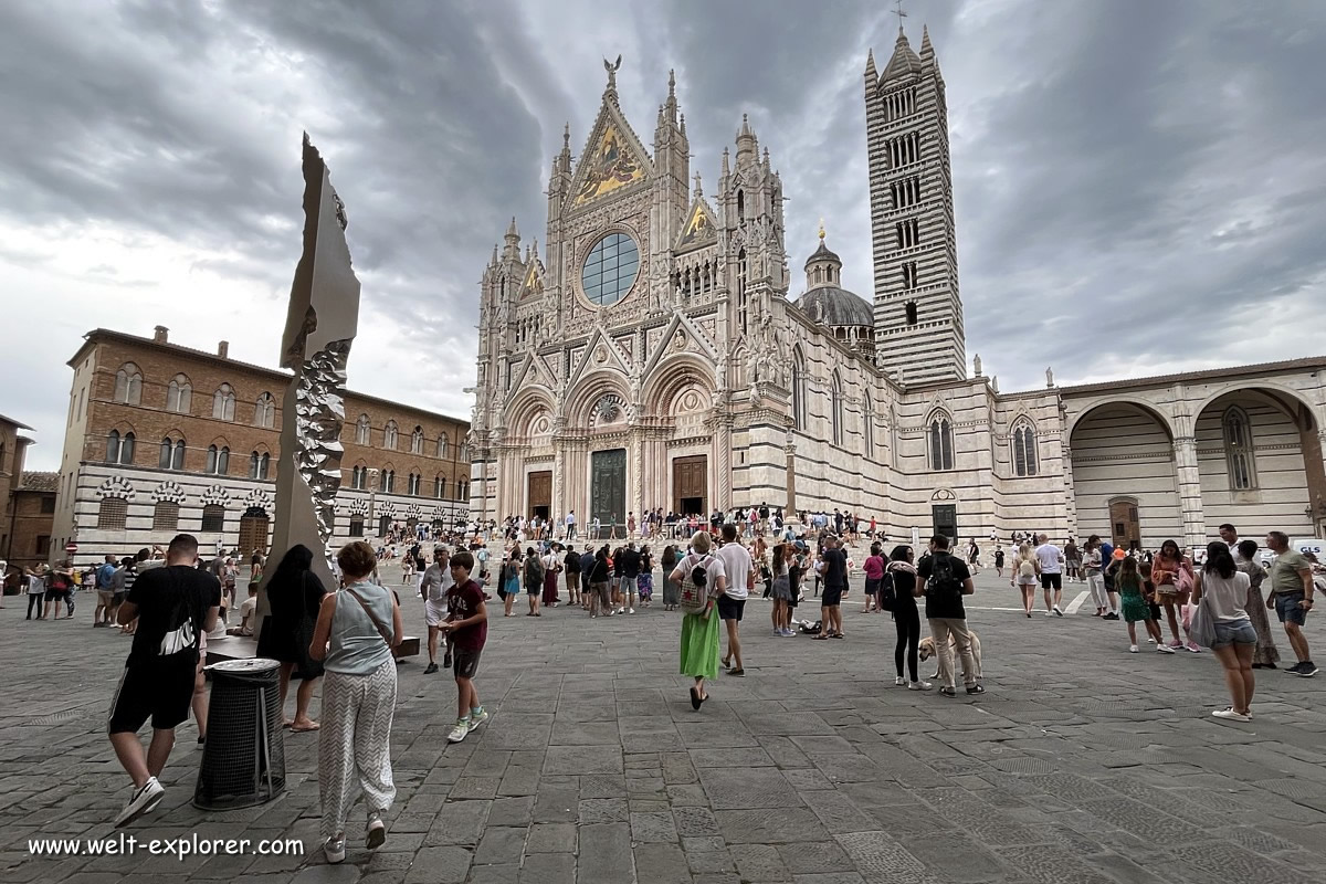 Piazza Duomo und Kathedrale von Siena