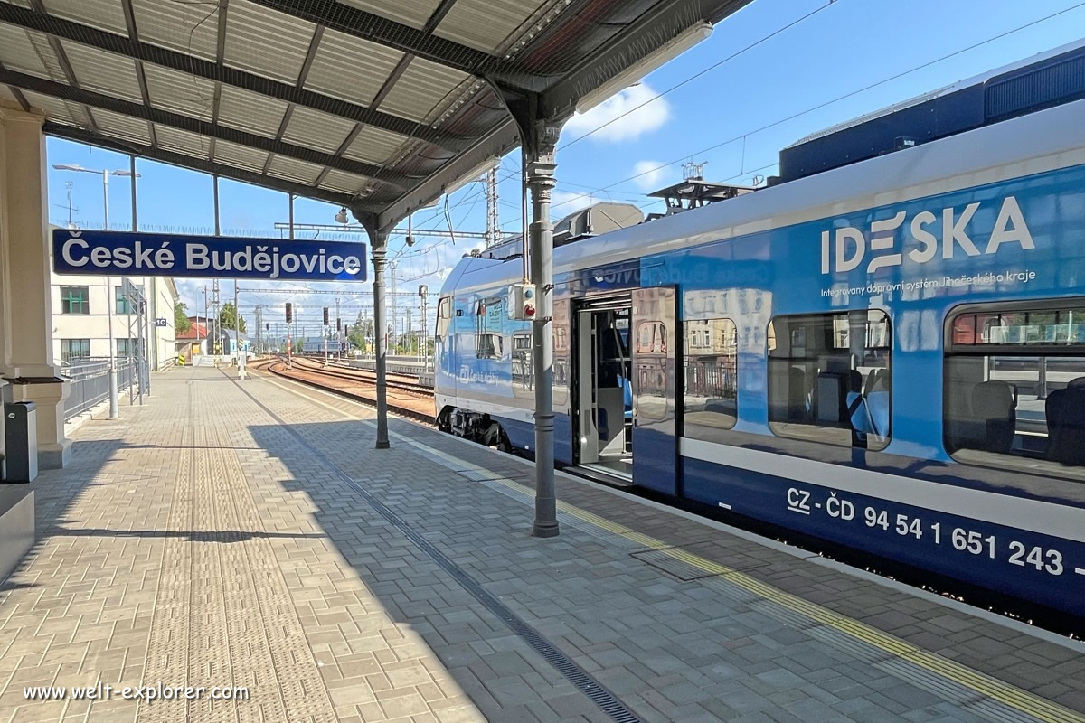 Anreise mit dem Zug am Bahnhof von Budweis Ceske Budejovice