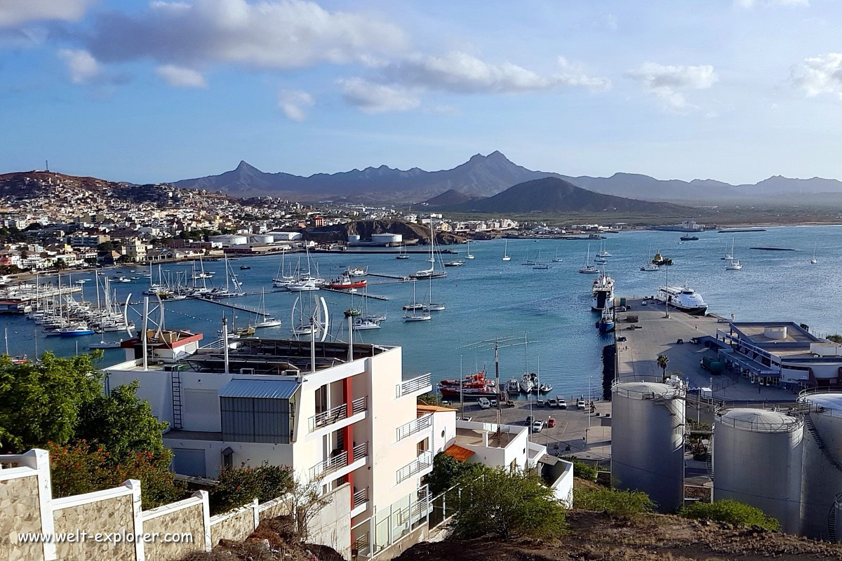 Hafen und Bucht Porto Grande in Mindelo