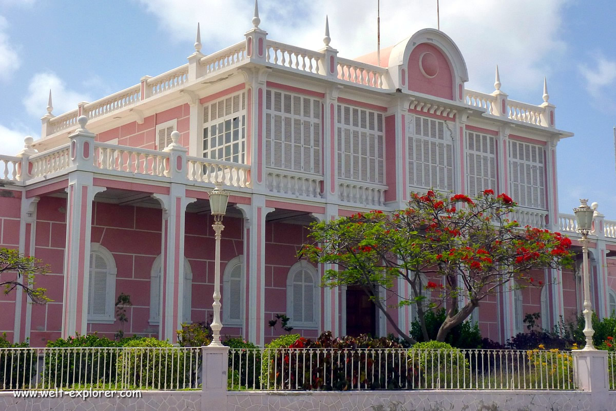 Palacio do Povo der Palast des Volkes Sehenswürdigkeit in Mindelo