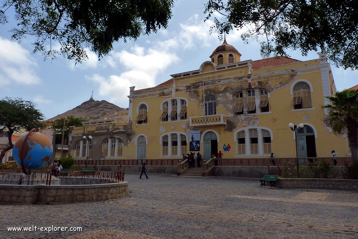 Schule und Gymnasium Liceu Gil Eanes